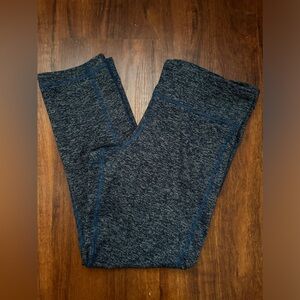 Under Armour leggings heather gray/blue, capri, with front hideaway pocket